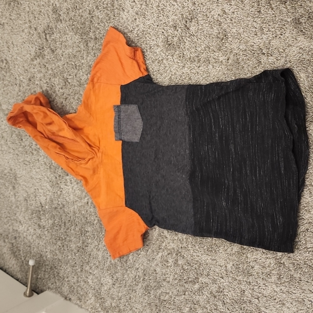 Boys shirt with hood size 5